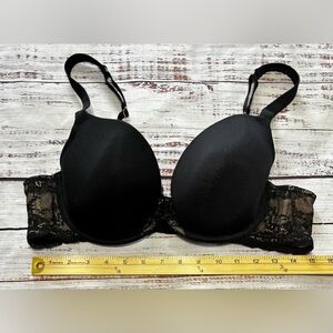 Lane Bryant Cacique Quarterly Lace Plunge Bra